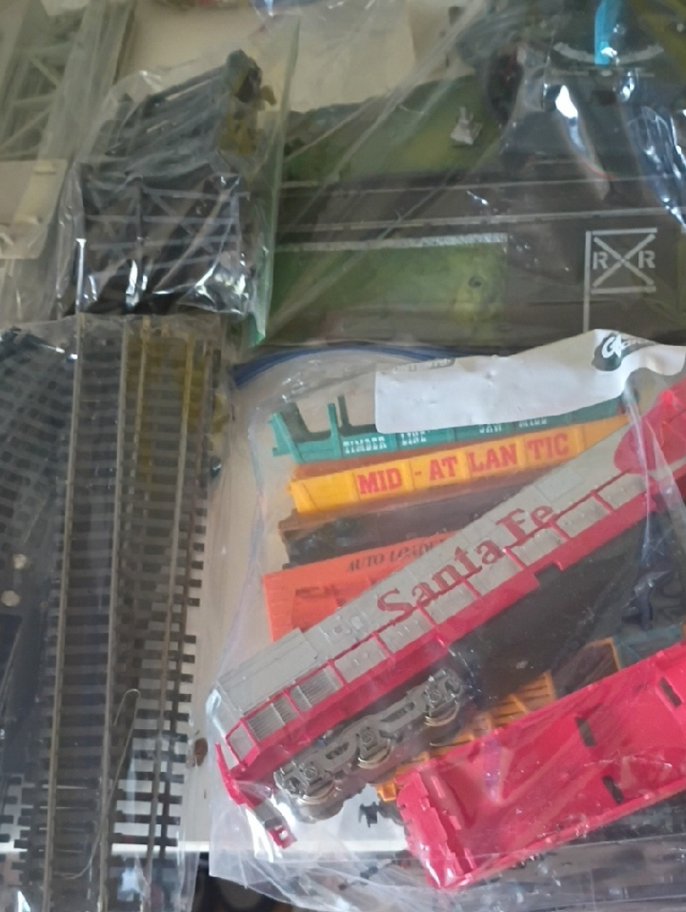 Tyco HO Scale Santa Fe freight train set